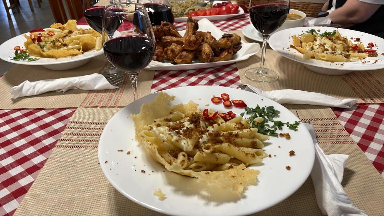 Km 80 Restaurant & Hotel Mavrodolu Exteriör bild